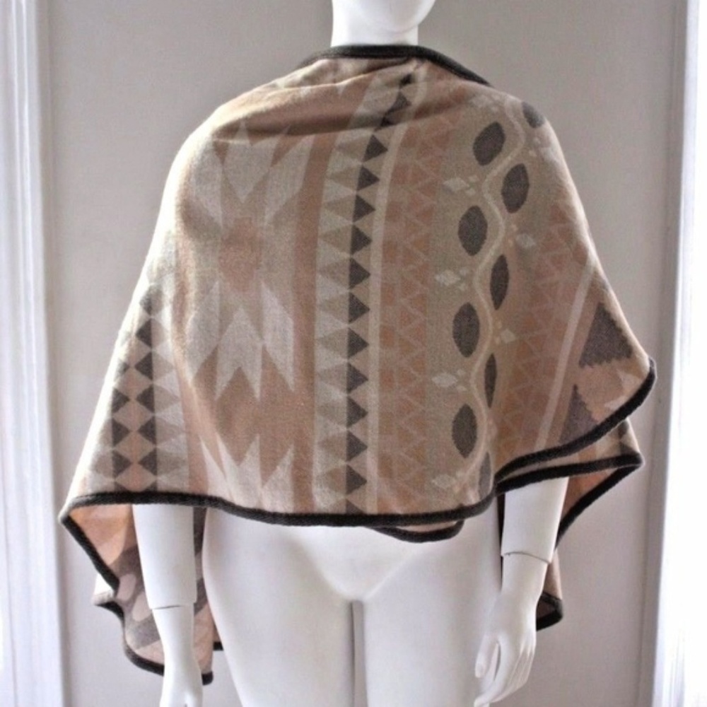 OASIS AMAZING AZTEC BEIGE NAVAJO WRAP PONCHO CAPE